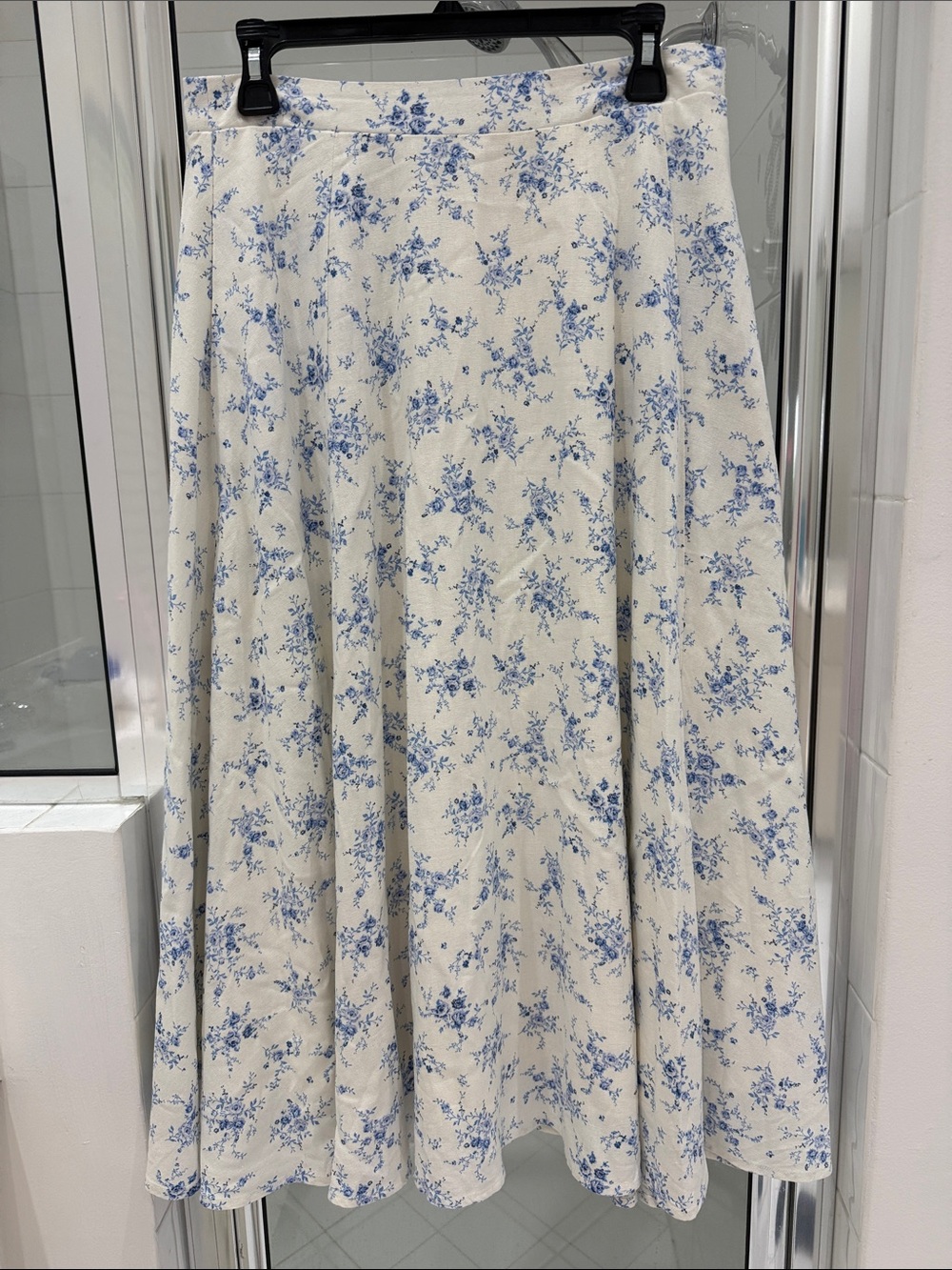 Alter’D State Cottagecore Maxi SkIrt  White & blue floral Lineed size Medium